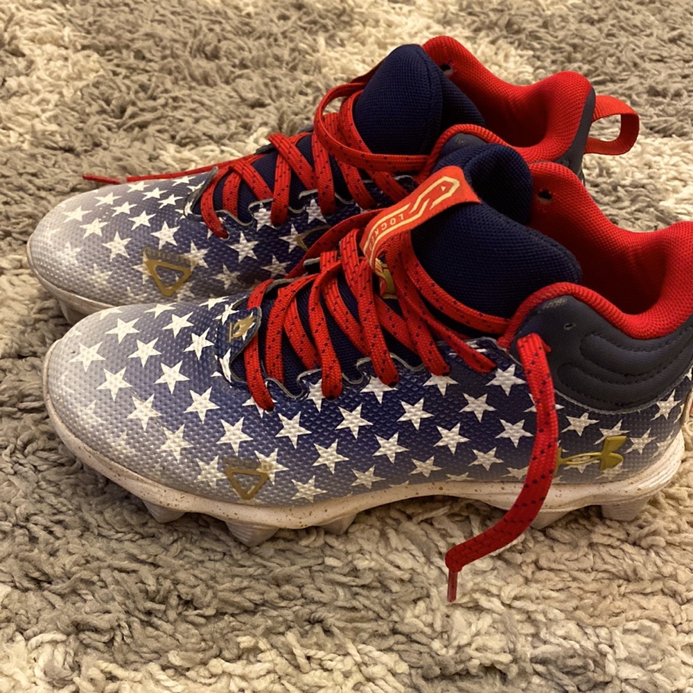 UA MLB Kids Star-Patterned Shoes - Red, Blue, Gold - used cleats so 4.5 boys